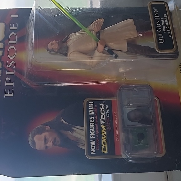 Star Wars Figure with lightsaber in package! - Picture 2 of 4